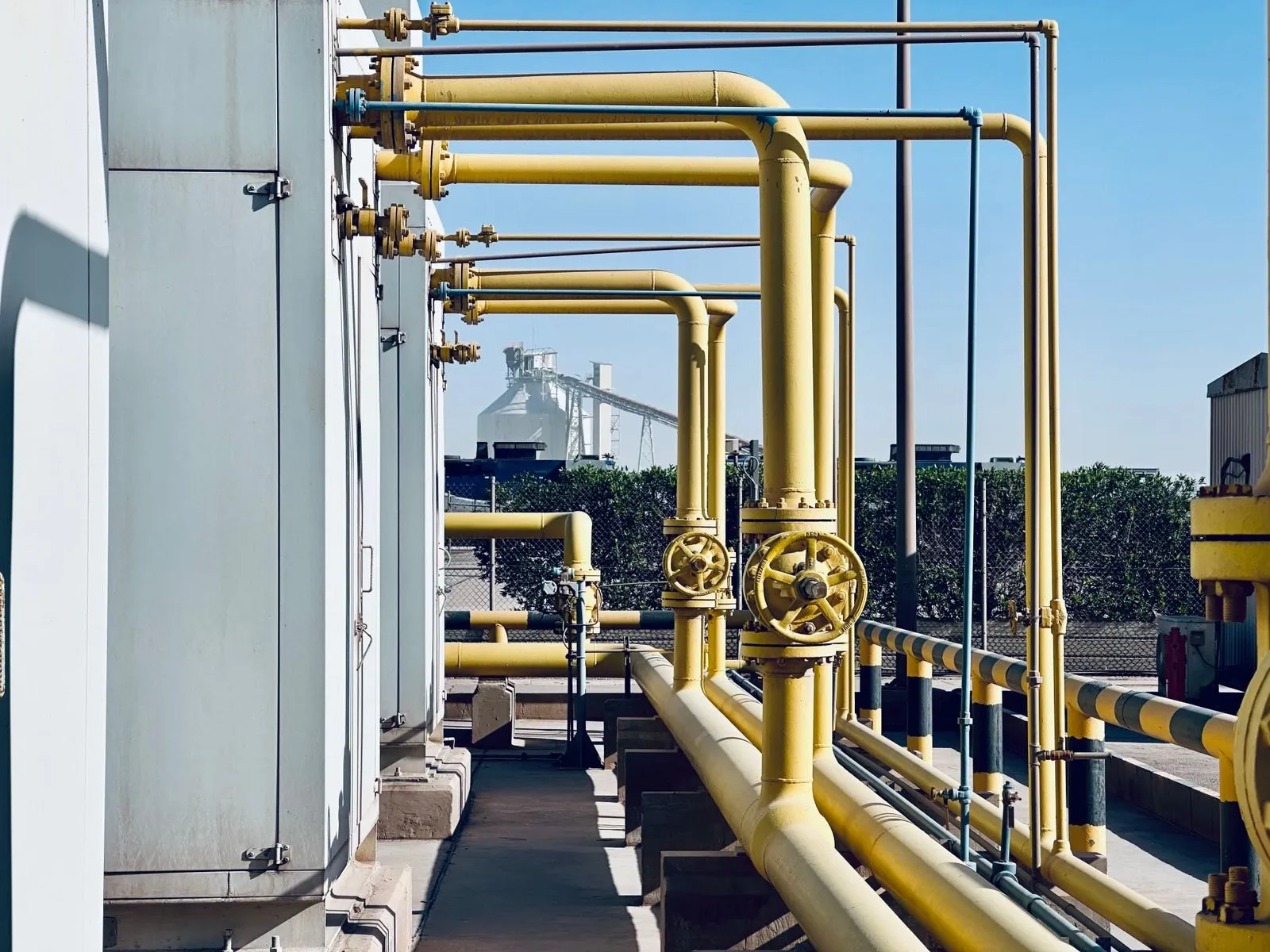 Industrial pipelines at a process plant